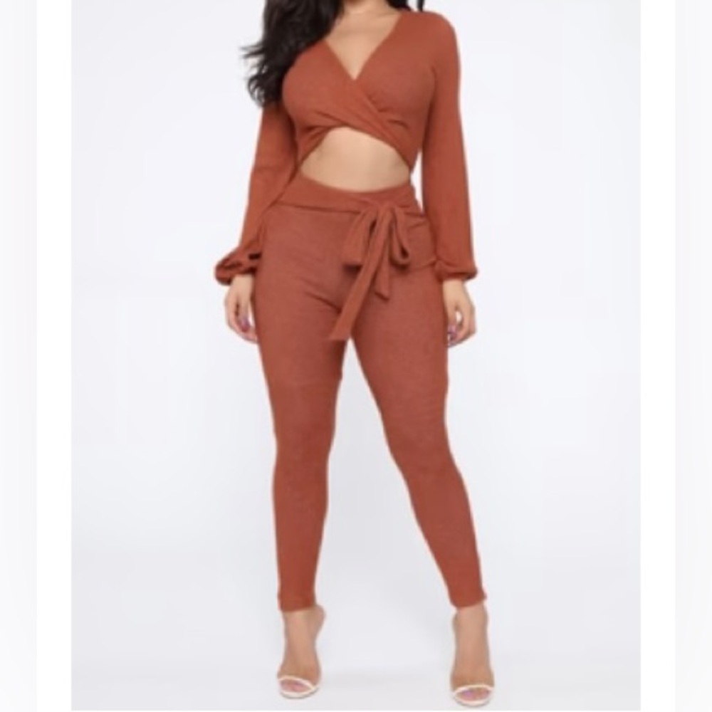 Womens brown soft thin stretch long sleeve cut out ribbed sweater jumpsuit small
